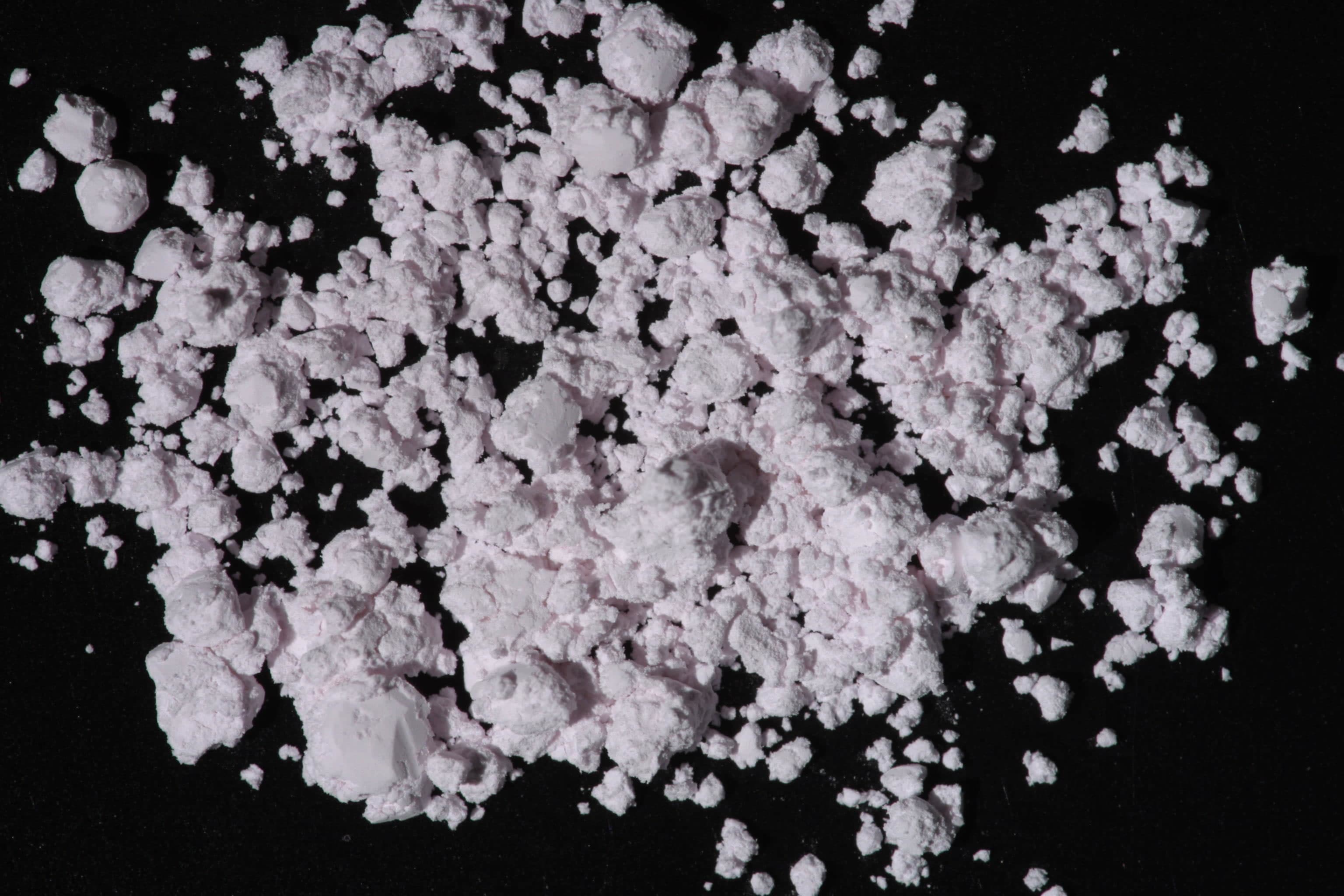 Neodymium Oxide sample photograph, USGS Spectral Library Version 7