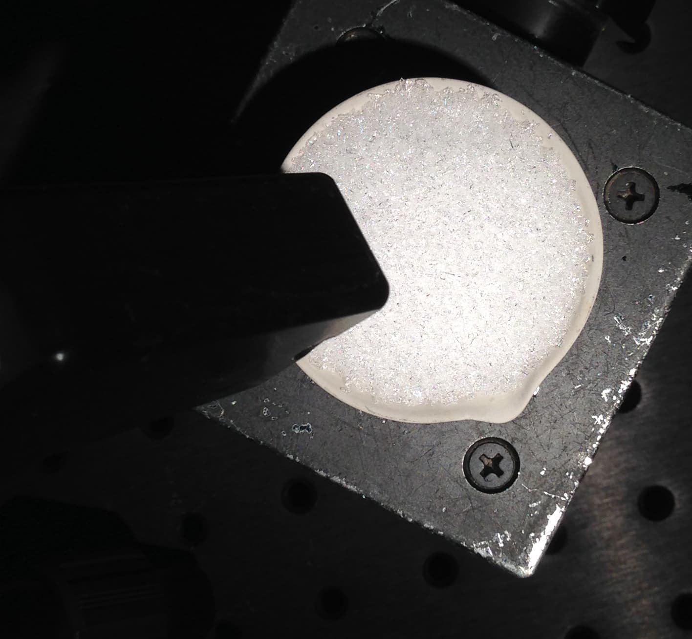 Phenol SA-P5566 sample photograph, USGS Spectral Library Version 7