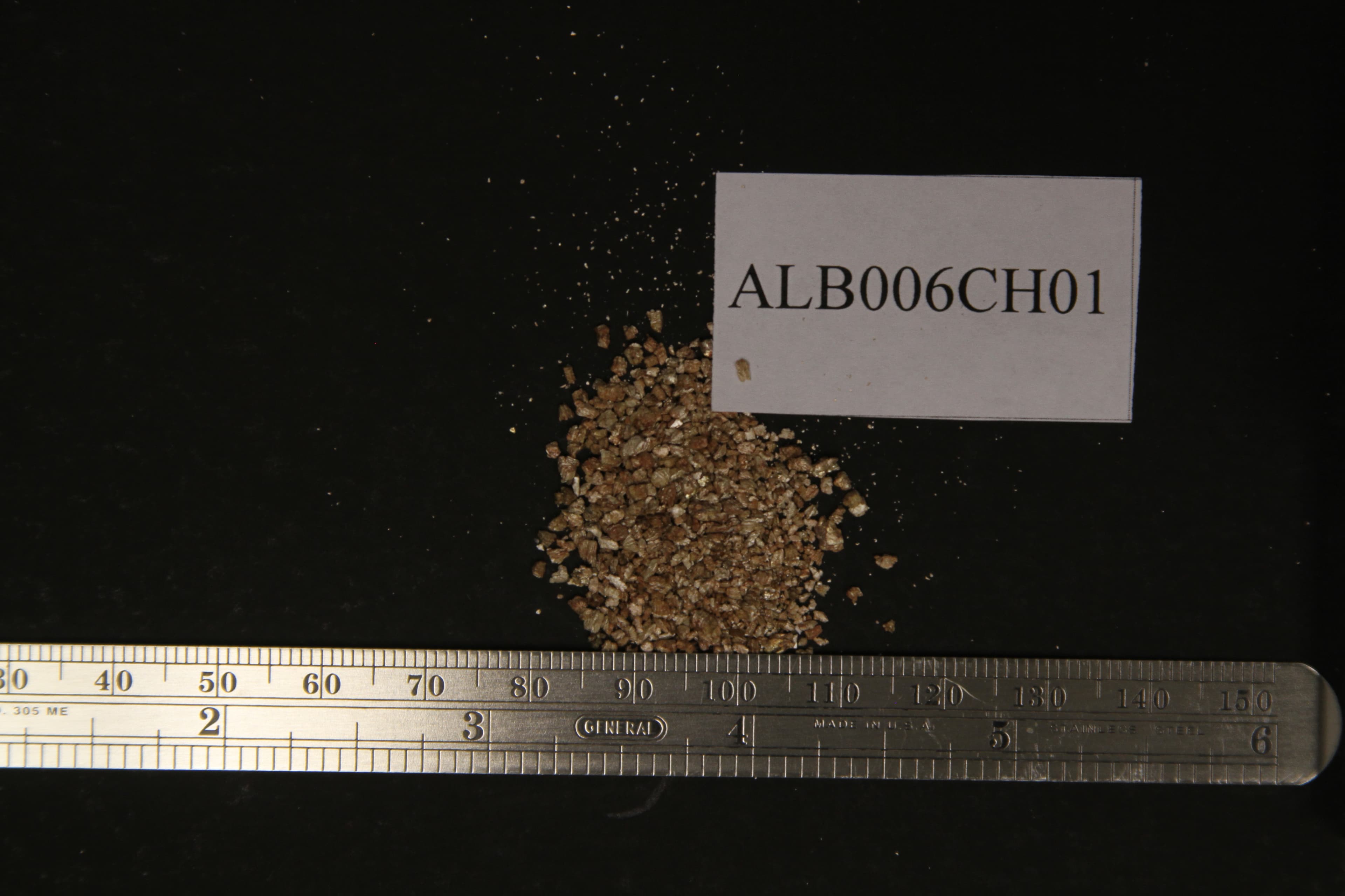 Vermiculite sample photograph, USGS Spectral Library Version 7