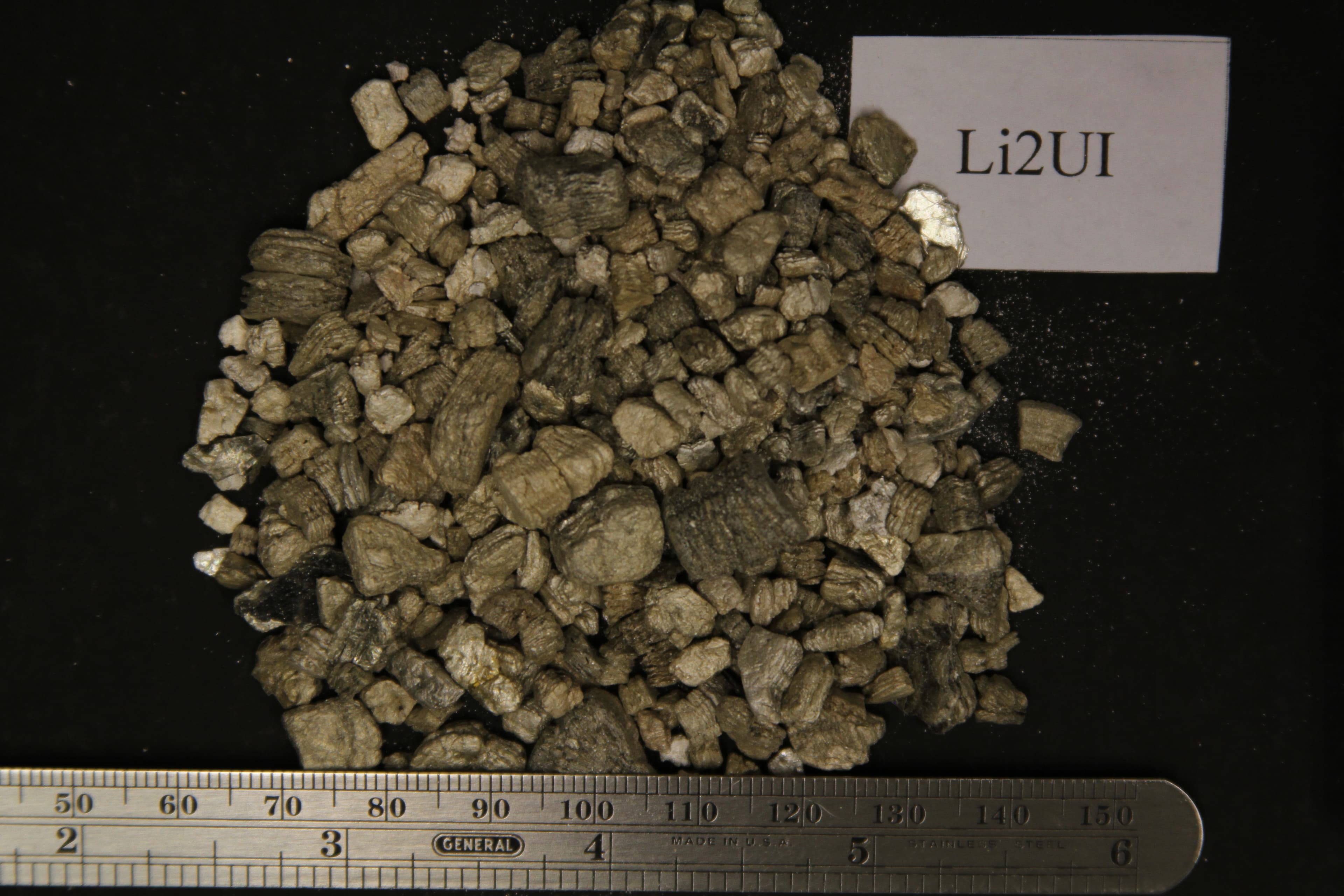 Vermiculite Li2UI expand Ore sample photograph, USGS Spectral Library Version 7